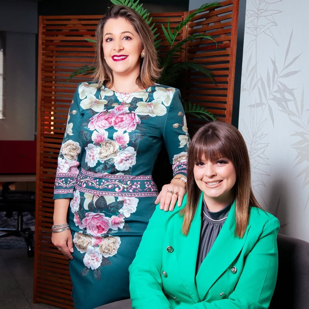 Cristine Jacuniak e Eduarda Toson, sócias do escritório Jacuniak & Toson Advocacia